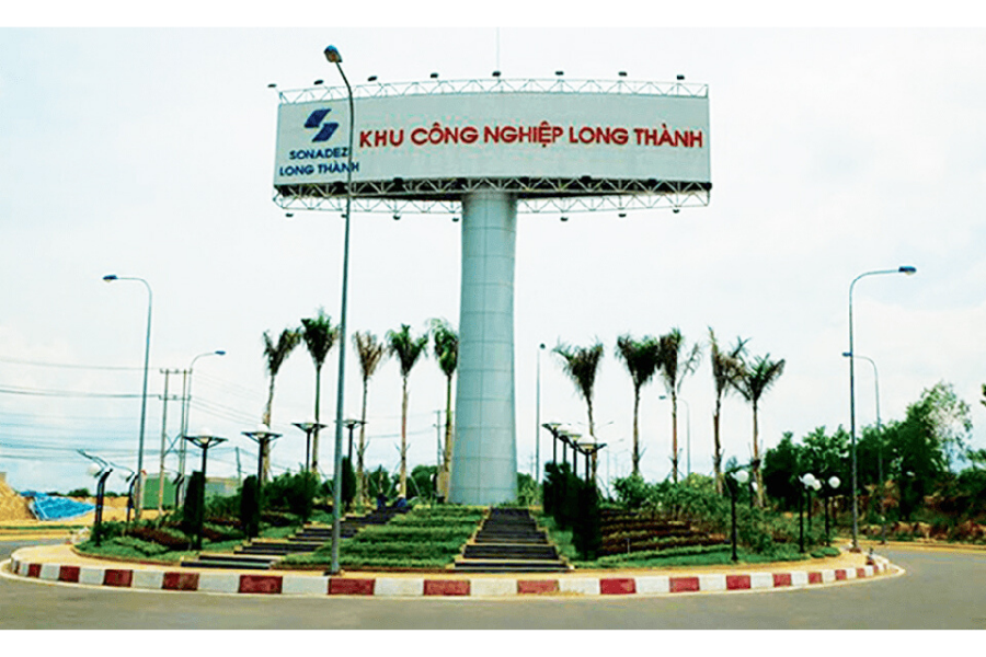 Khu công nghiệp Long Thành là khu công nghiệp lớn nhất ở Long Thành, thu hút được lượng lớn công nhân từ khắp nơi về đây làm việc và sinh sống, tạo điều kiện phát triển kinh tế cũng như thu hút lượng đầu tư về đây.